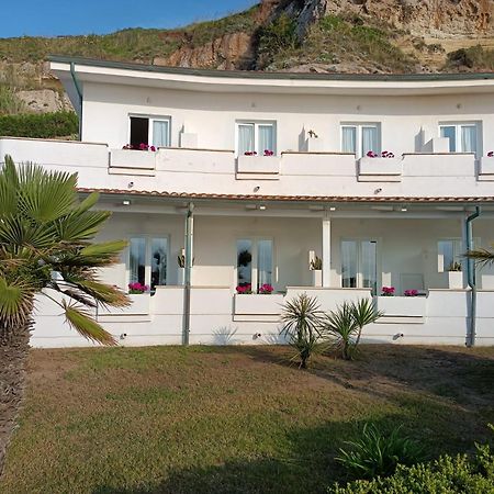 Borgo Di Riaci Beach Resort Санта-Доменика Экстерьер фото