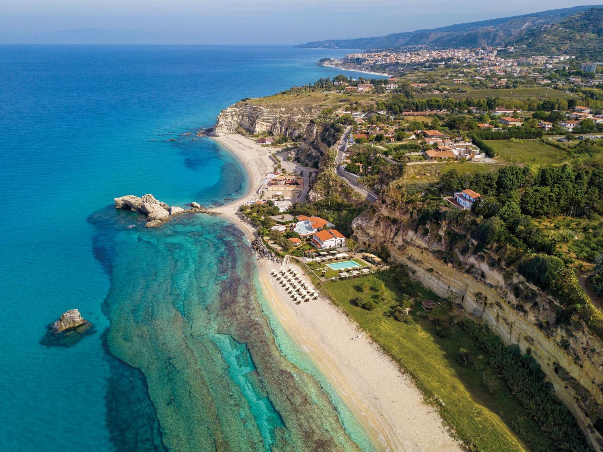 Borgo Di Riaci Beach Resort Санта-Доменика Экстерьер фото