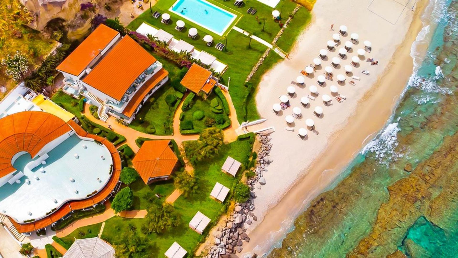 Borgo Di Riaci Beach Resort Санта-Доменика Экстерьер фото