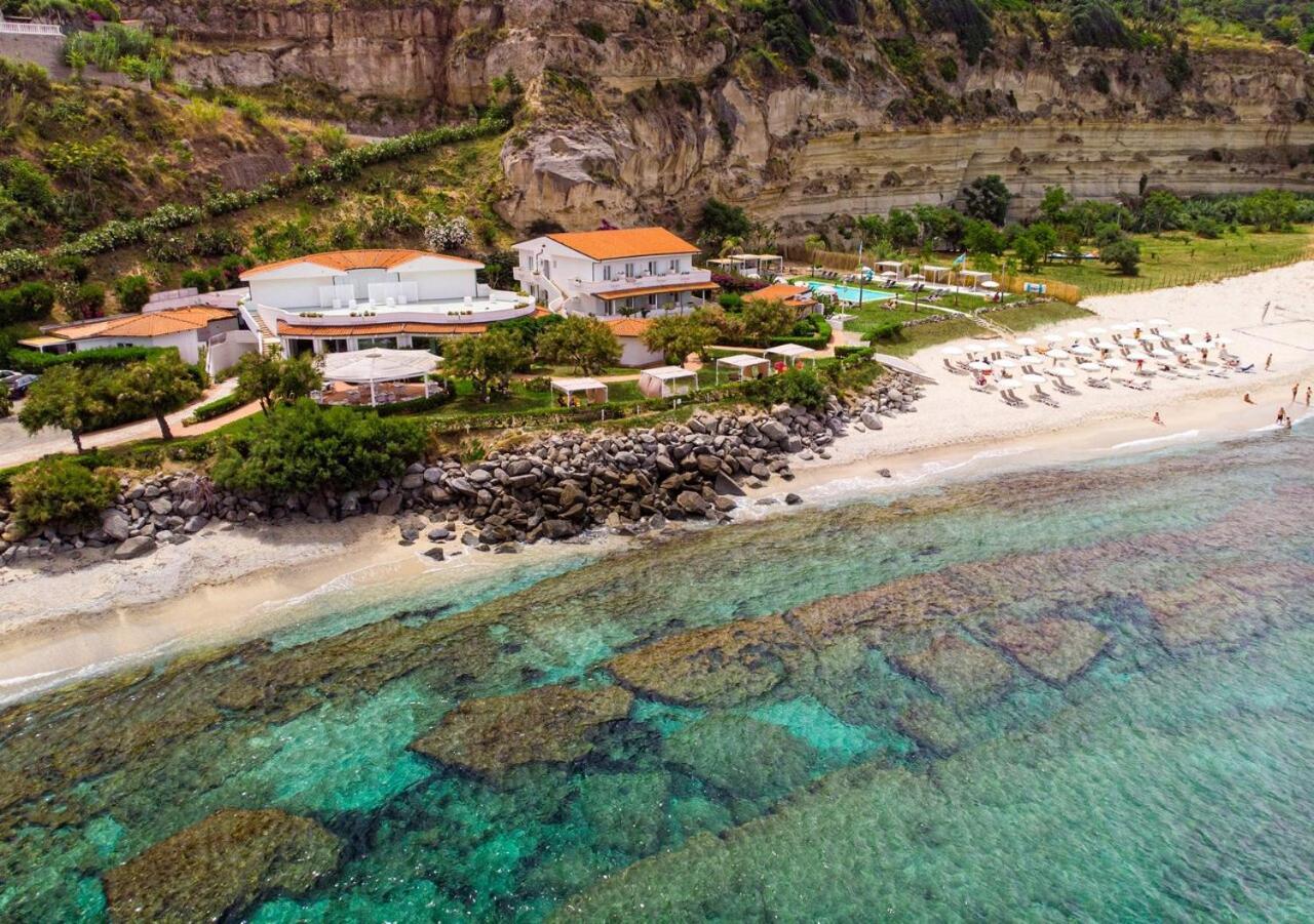 Borgo Di Riaci Beach Resort Санта-Доменика Экстерьер фото