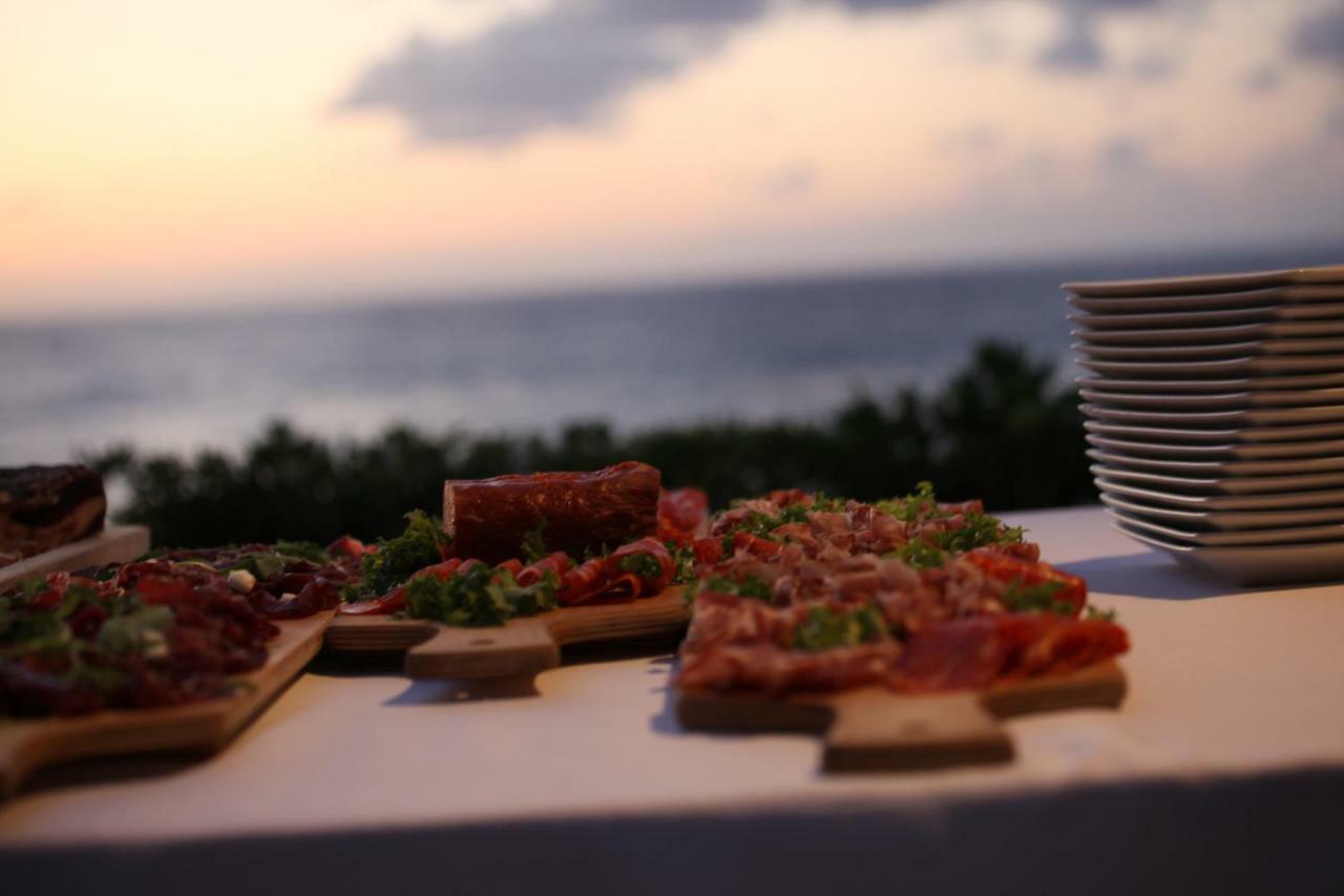 Borgo Di Riaci Beach Resort Санта-Доменика Экстерьер фото