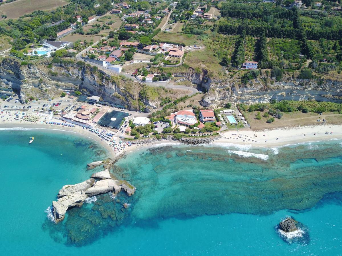 Borgo Di Riaci Beach Resort Санта-Доменика Экстерьер фото