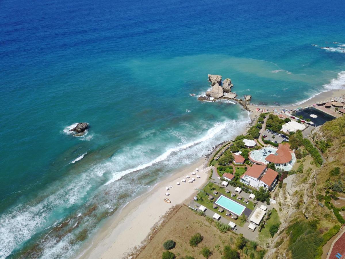 Borgo Di Riaci Beach Resort Санта-Доменика Экстерьер фото
